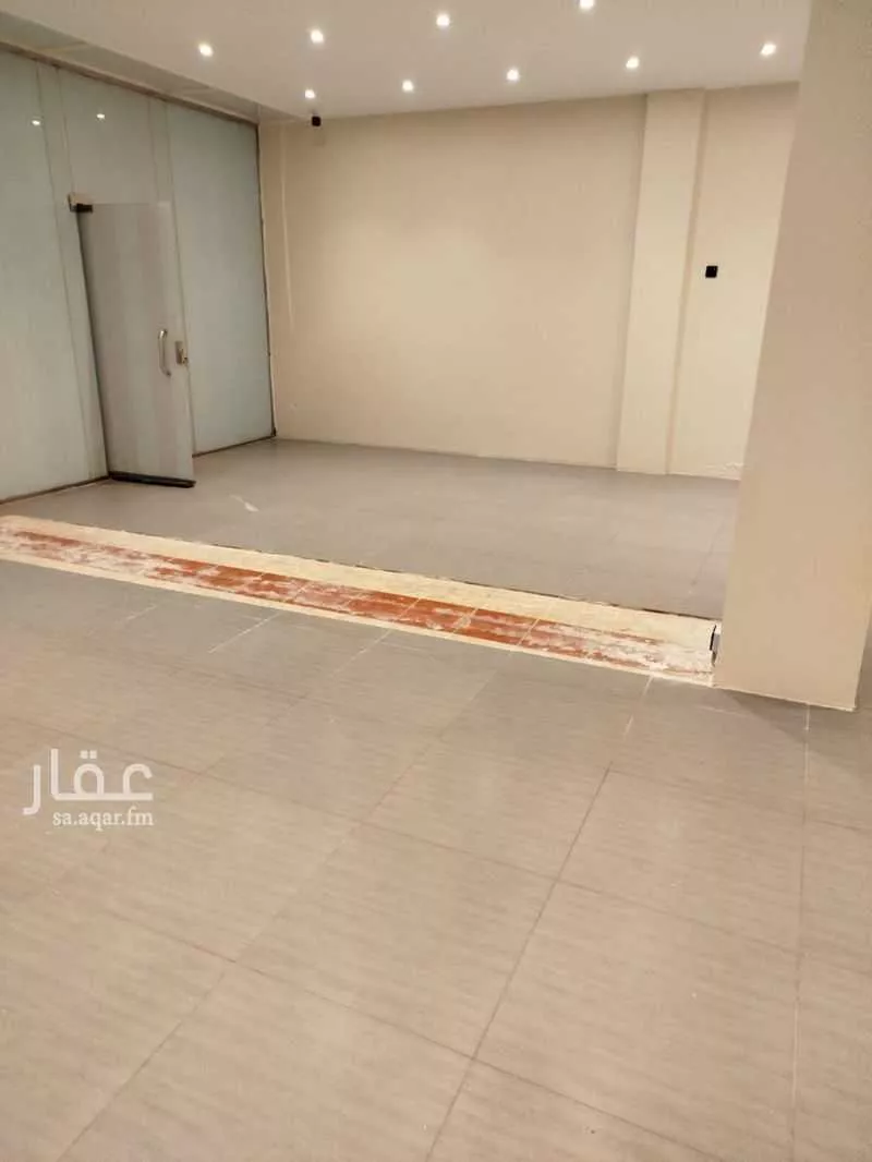 910 sqm shop in Al Jamiyin 4