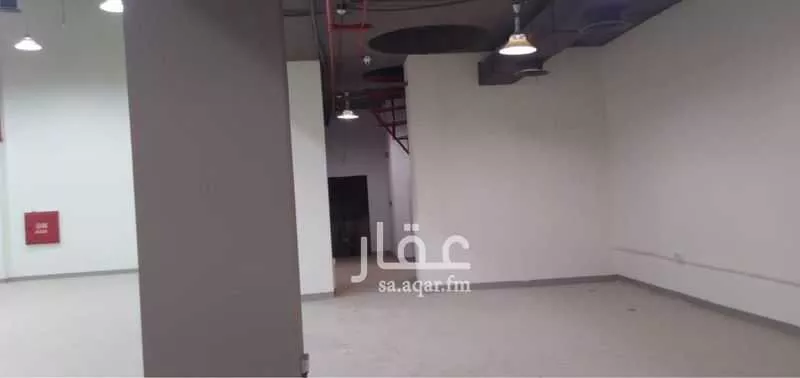 محل 129 م² في الشاطئ الغربي 5