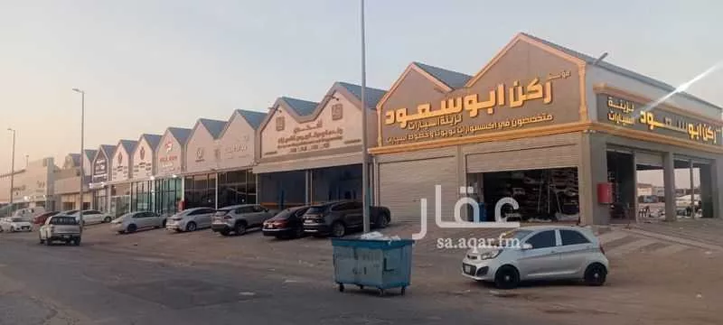 محل 500 م² في ضاحية الملك فهد 7