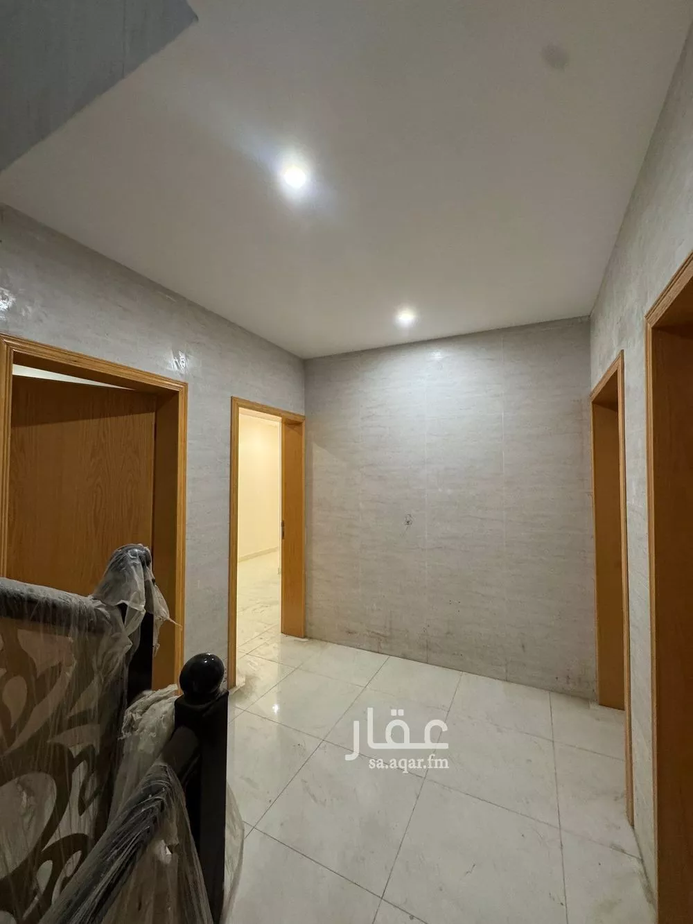 500 sqm building in Dahiat King Fahd 11