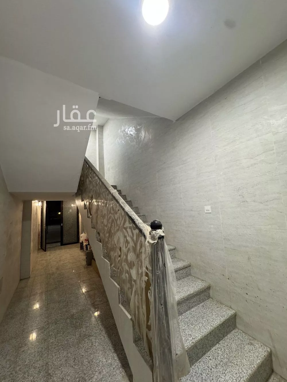 500 sqm building in Dahiat King Fahd 10