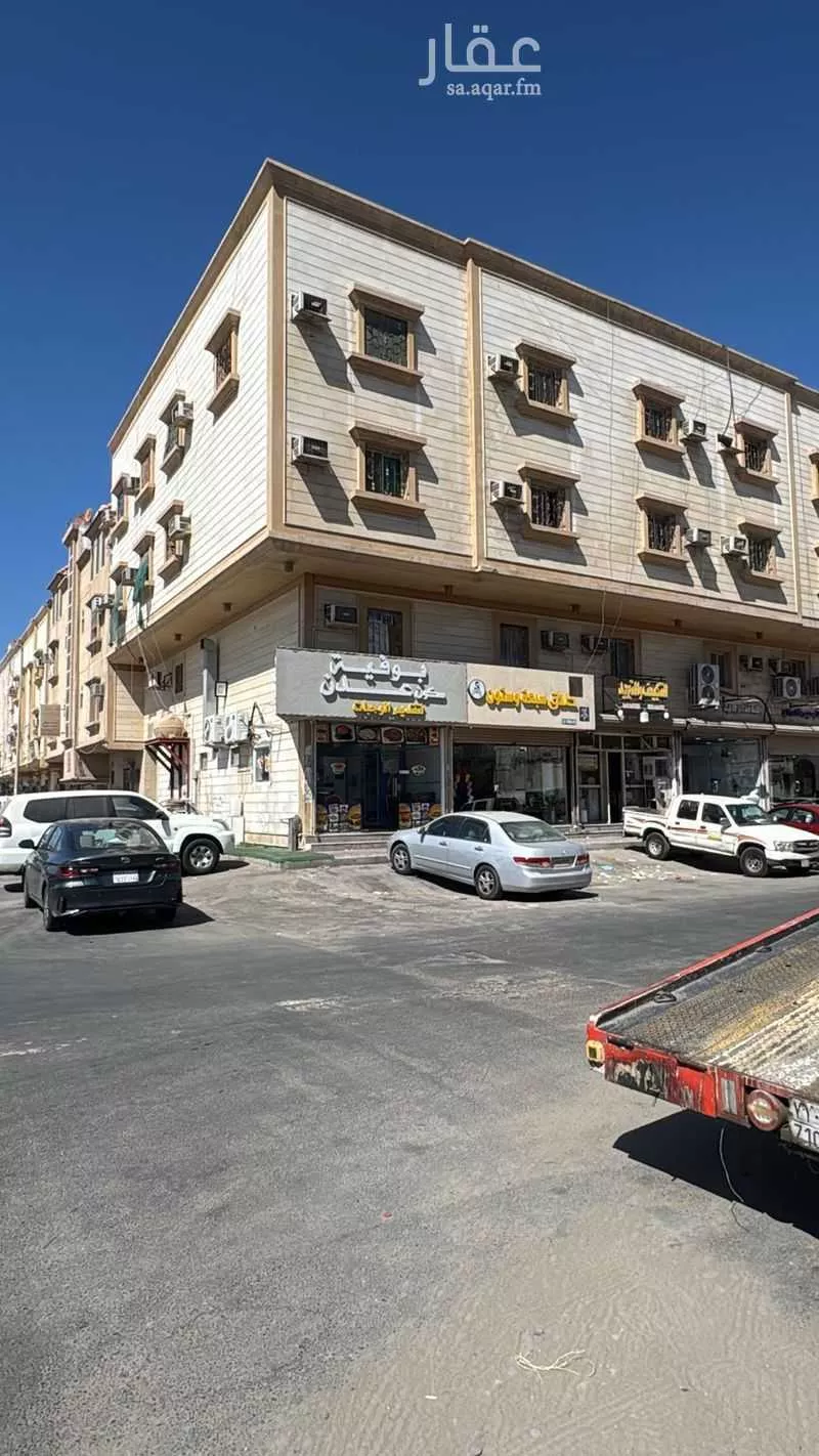عمارة 325 م² في الخليج 4