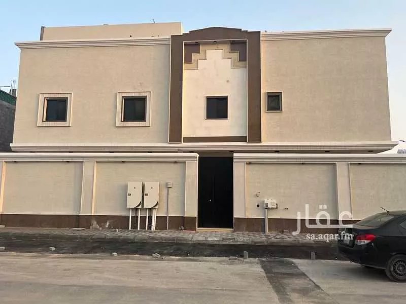493 sqm building in Dahiat King Fahd 4