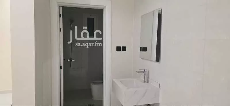 537 sqm building in Dahiat King Fahd 7
