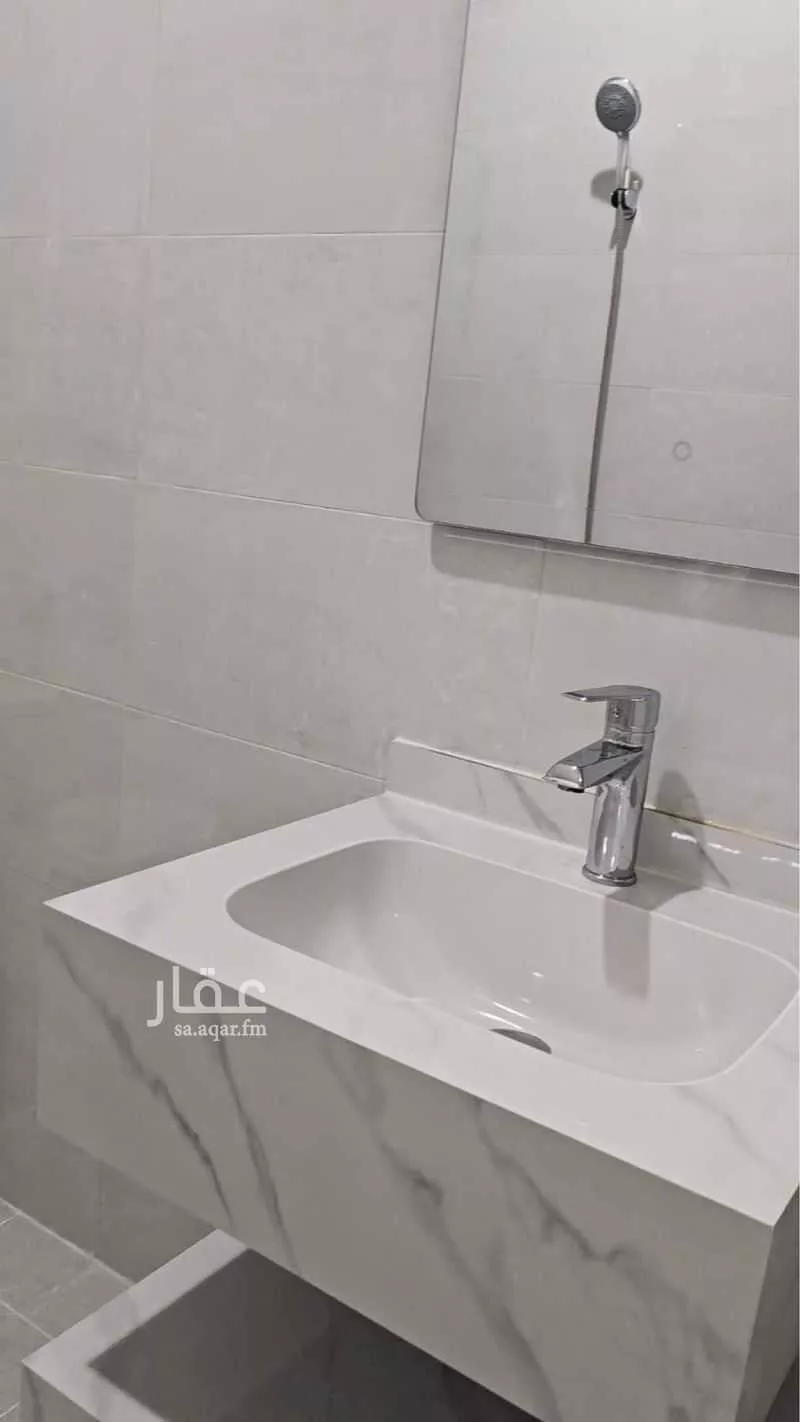 537 sqm building in Dahiat King Fahd 9