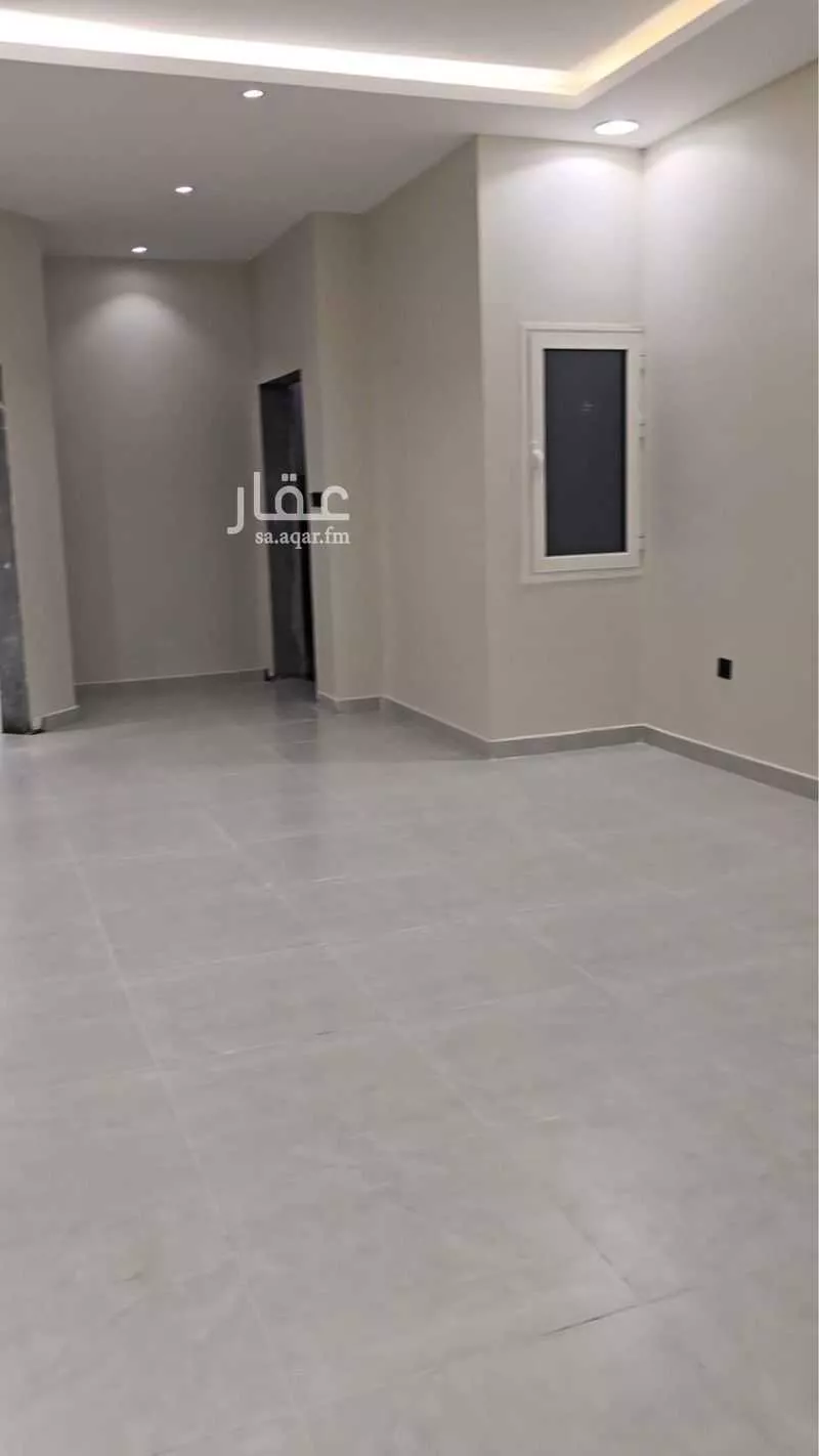 537 sqm building in Dahiat King Fahd 10