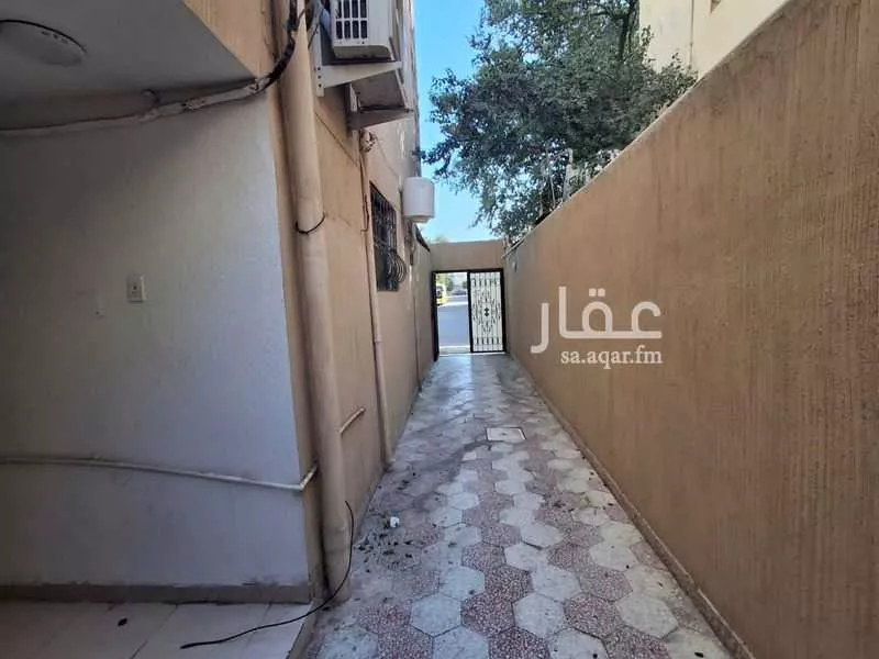 390 sqm building in Uhud 7