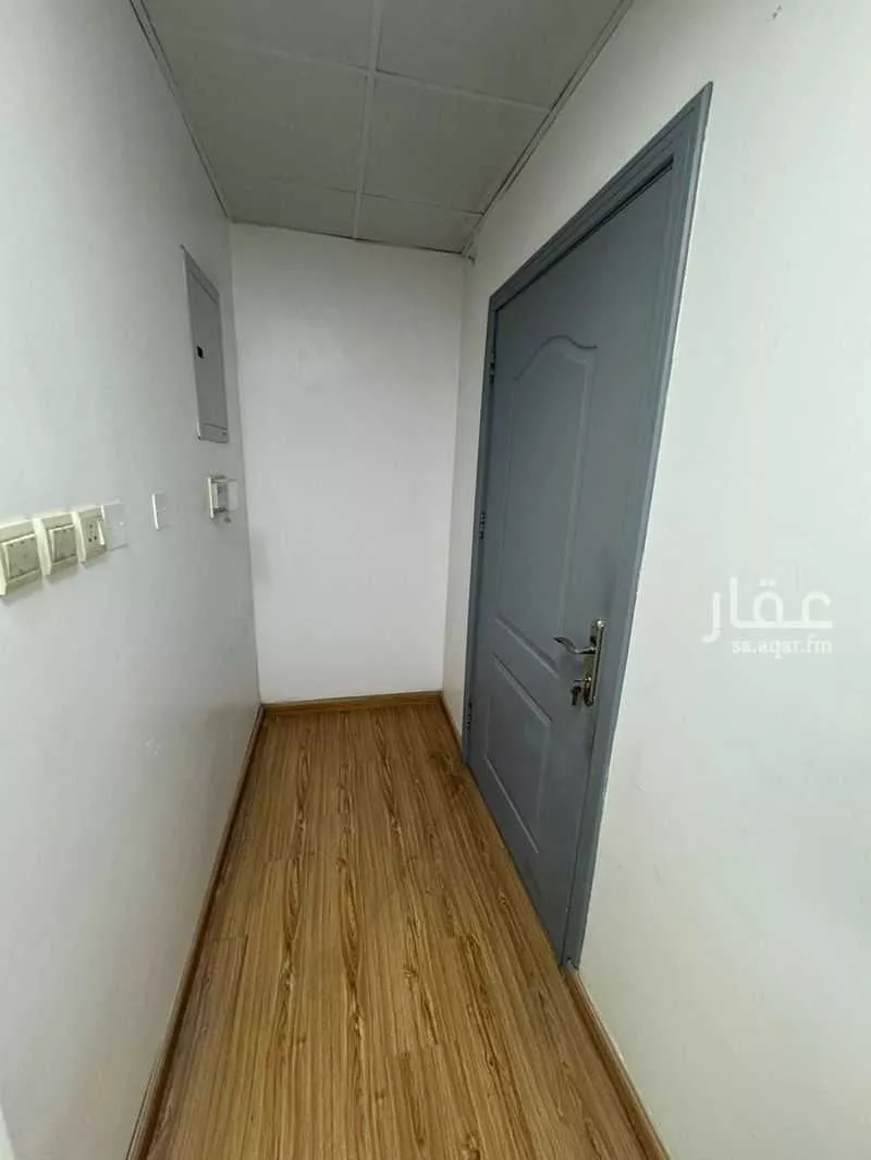 مكتب 1800 م² في الشعلة 2