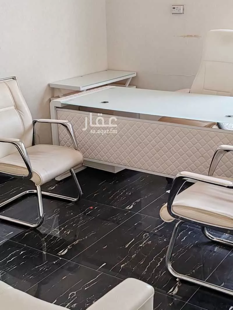 2424 sqm office in Al Aziziyah 6