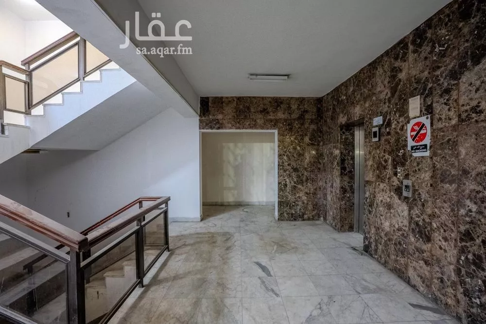 1200 sqm office in Al Mazrouiyah 4