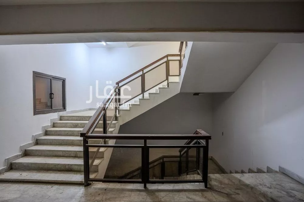 1200 sqm office in Al Mazrouiyah 5