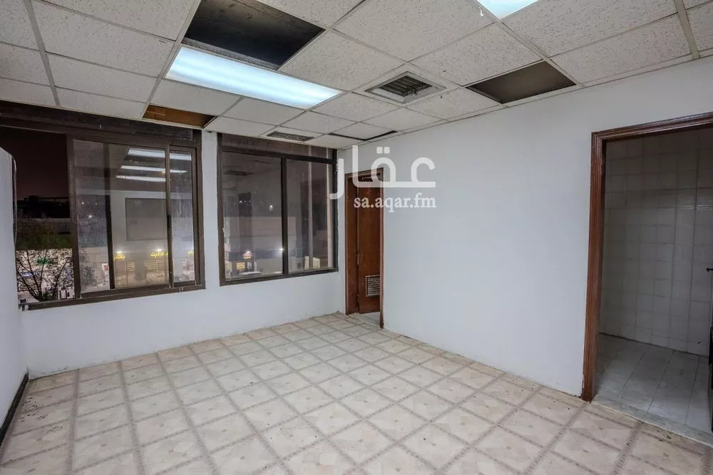 1200 sqm office in Al Mazrouiyah 7
