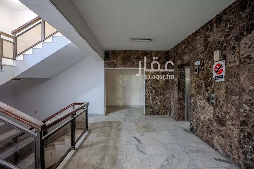 600 sqm office in Al Mazrouiyah 3