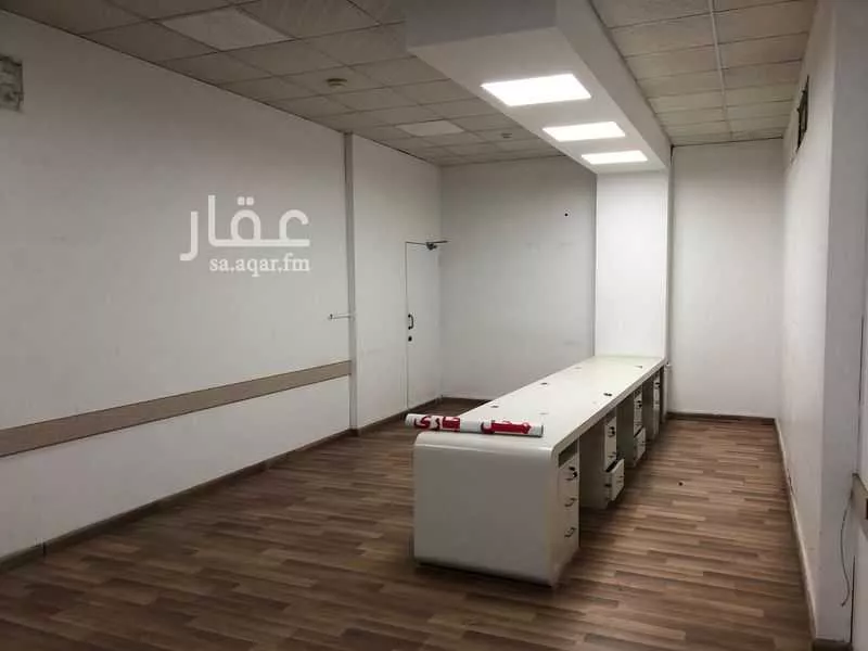 مكتب 267 م² في السوق 7