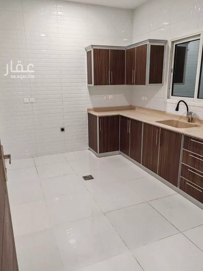 عمارة 729 م² في الجوهرة 4