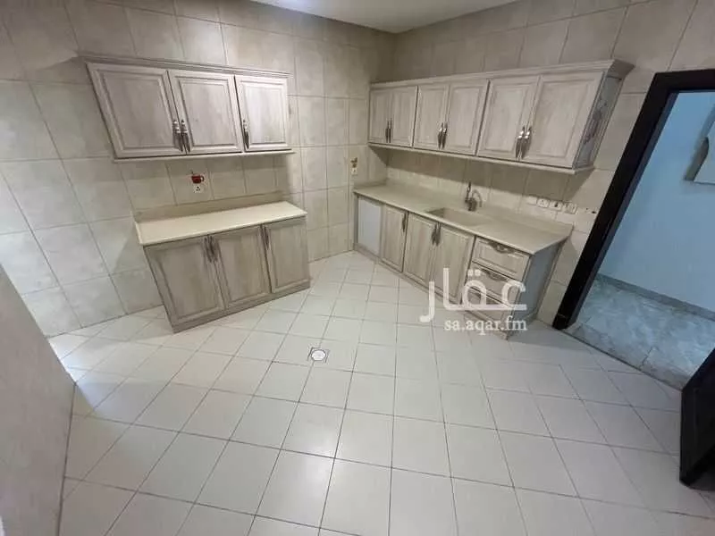 عمارة 600 م² في الشعلة 4