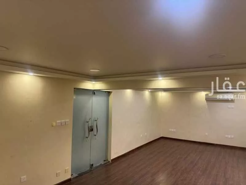 496 sqm building in Al Tubayshi 5