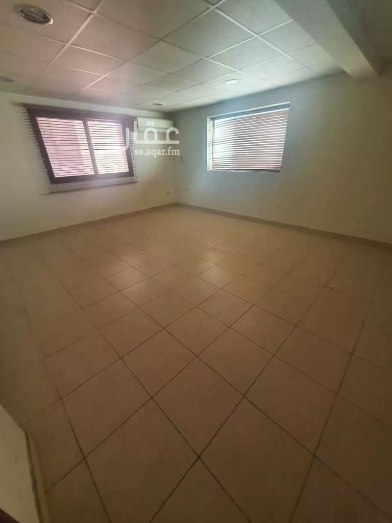 496 sqm building in Al Tubayshi 7