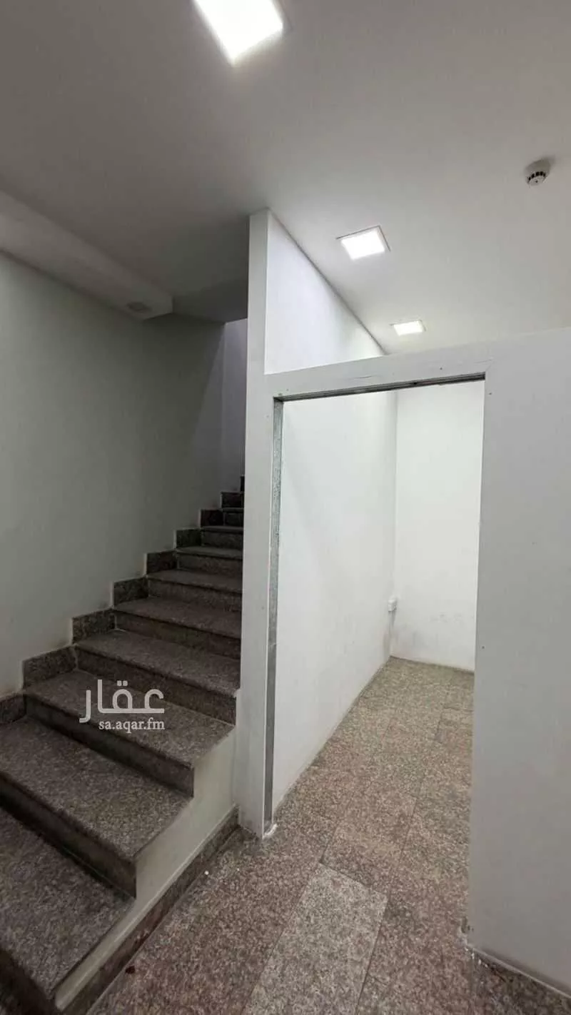 عمارة 994 م² في المنار 6