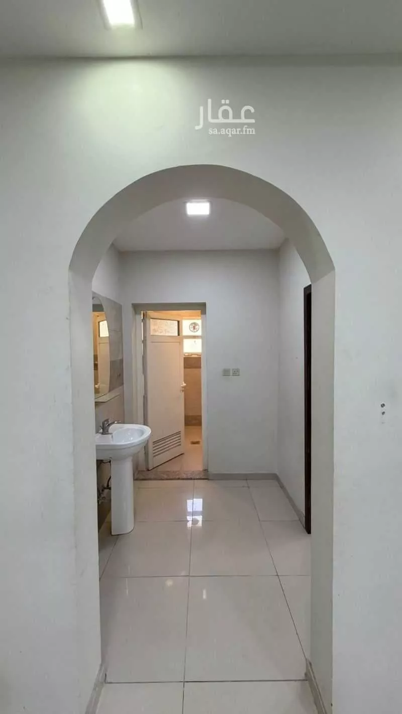 عمارة 994 م² في المنار 8