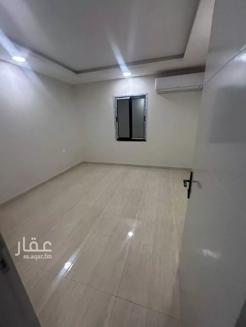 عمارة 927 م² في الجامعيين 6