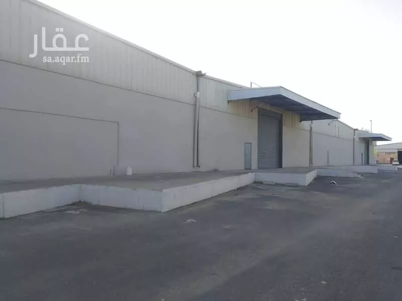 مستودع 21700 م² في النورس 2