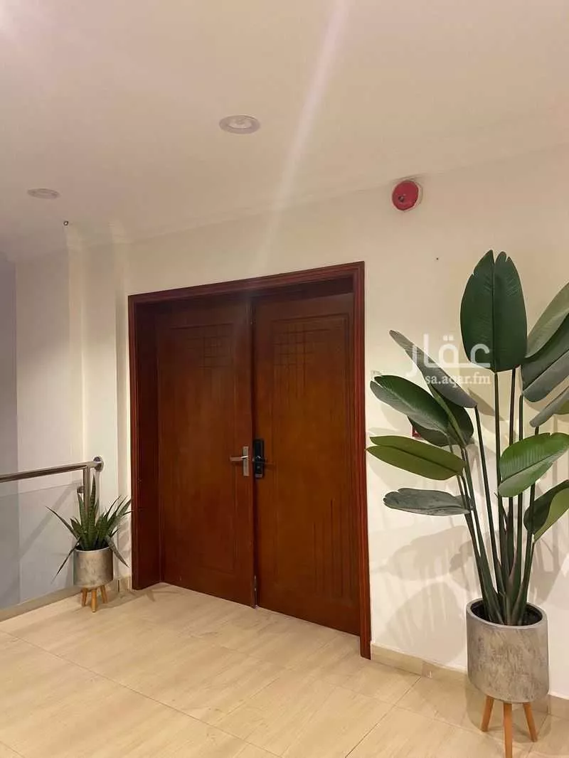 130 sqm office in Tihamah 7