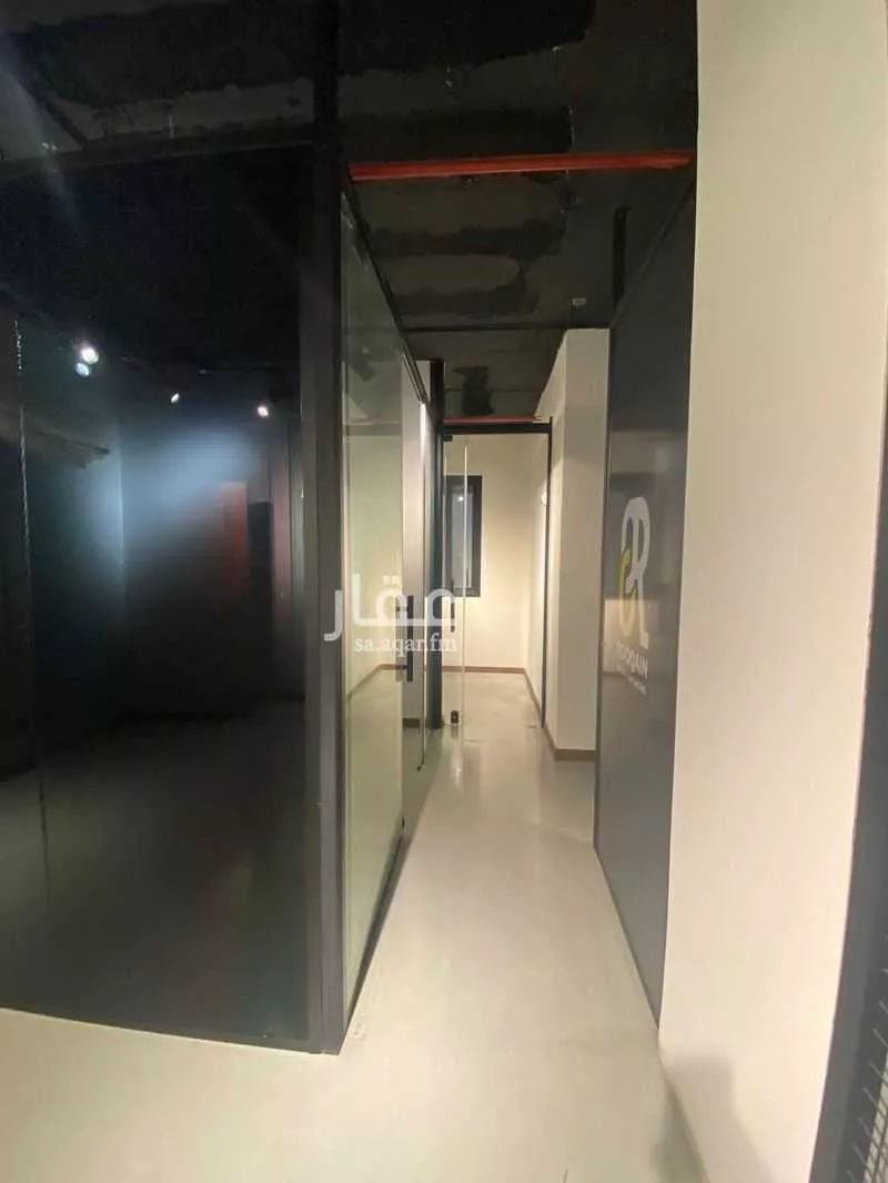 130 sqm office in Tihamah 8