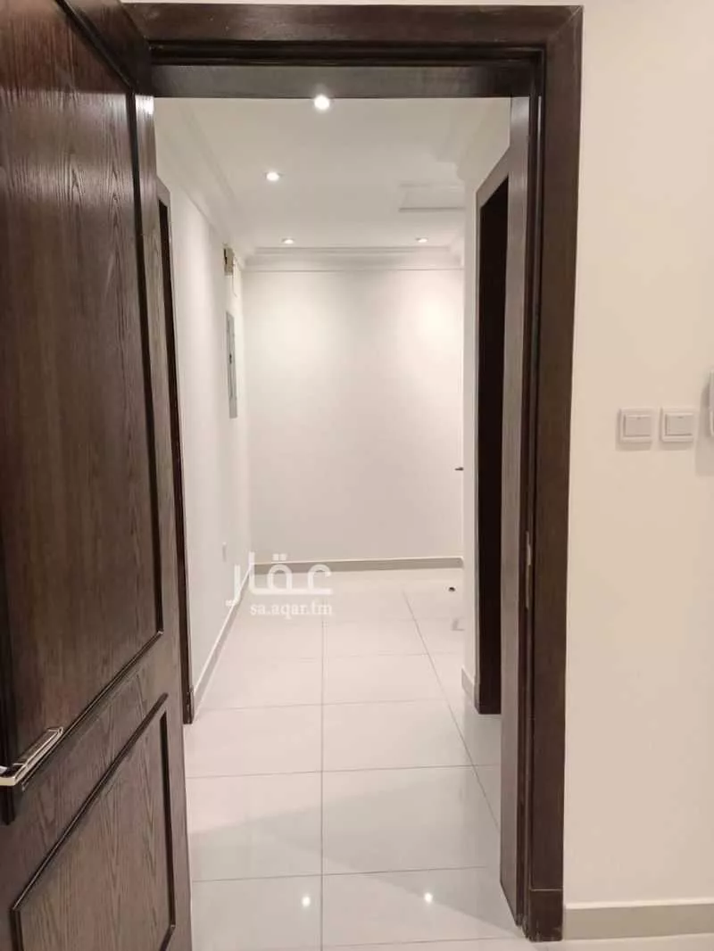 847 sqm building in Al Qusur 11