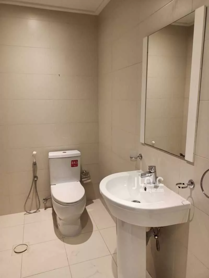 847 sqm building in Al Qusur 12