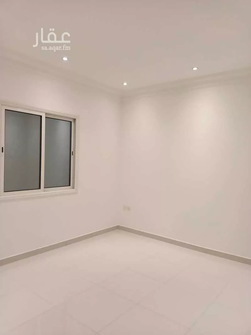 847 sqm building in Al Qusur 8