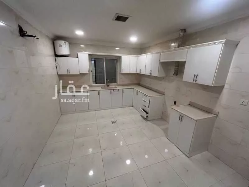 720 sqm building in Hajar 5