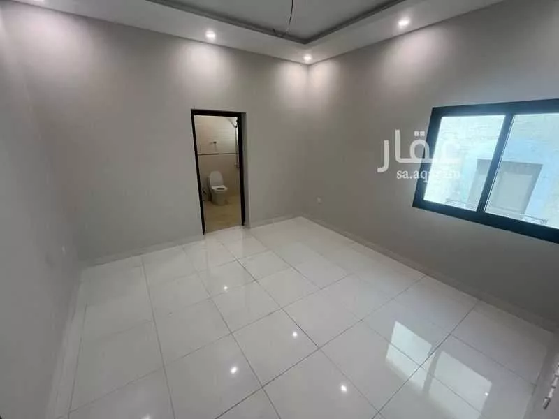 عمارة 1194 م² في الجامعة 3