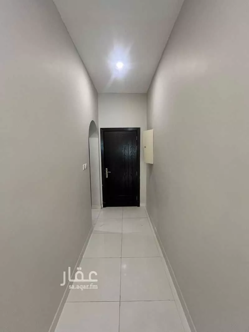عمارة 1194 م² في الجامعة 8