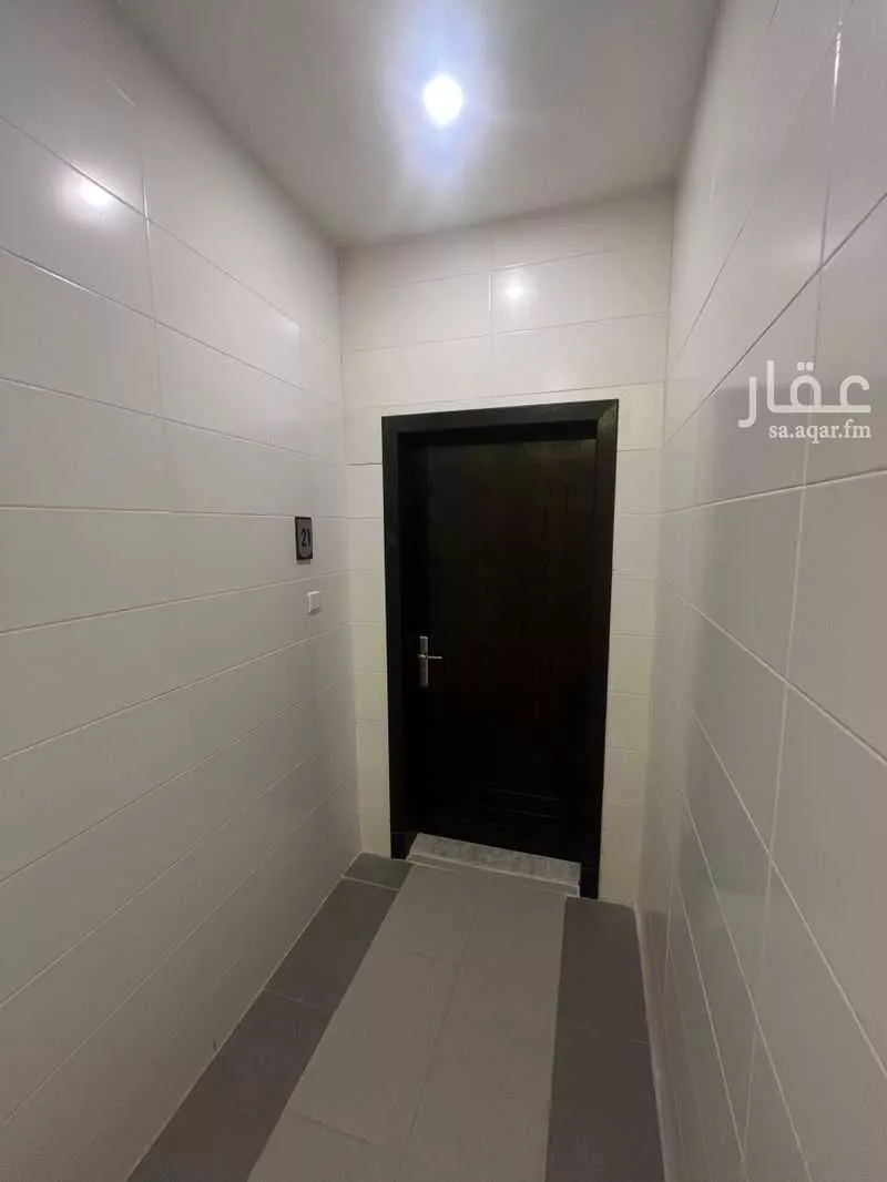 عمارة 1194 م² في الجامعة 9