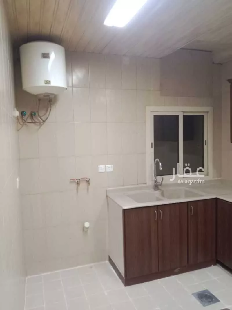 960 sqm building in Al Qusur 7