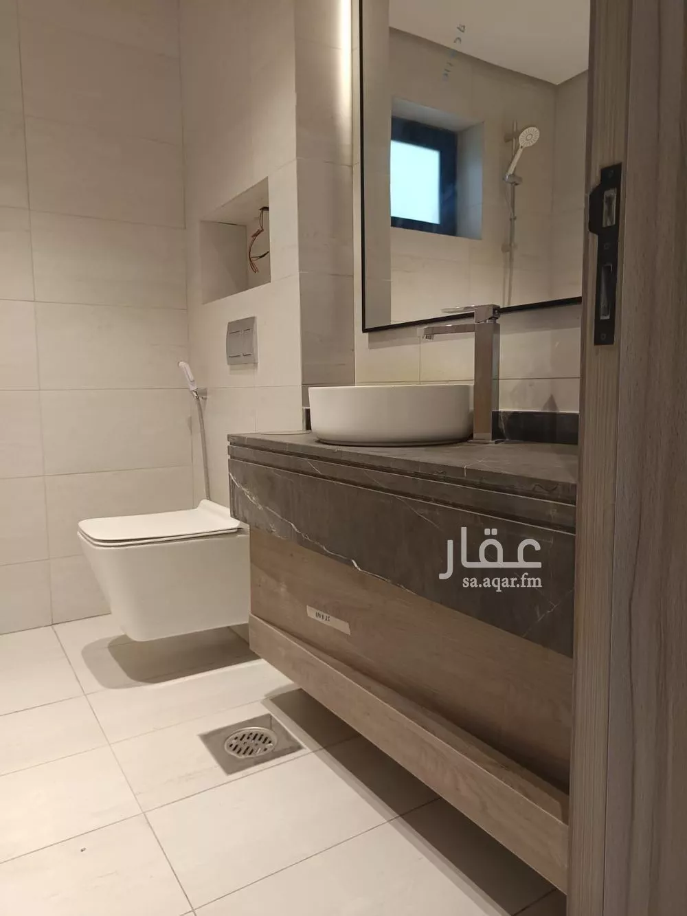 فيلا 7 غرف في اللؤلؤ 5