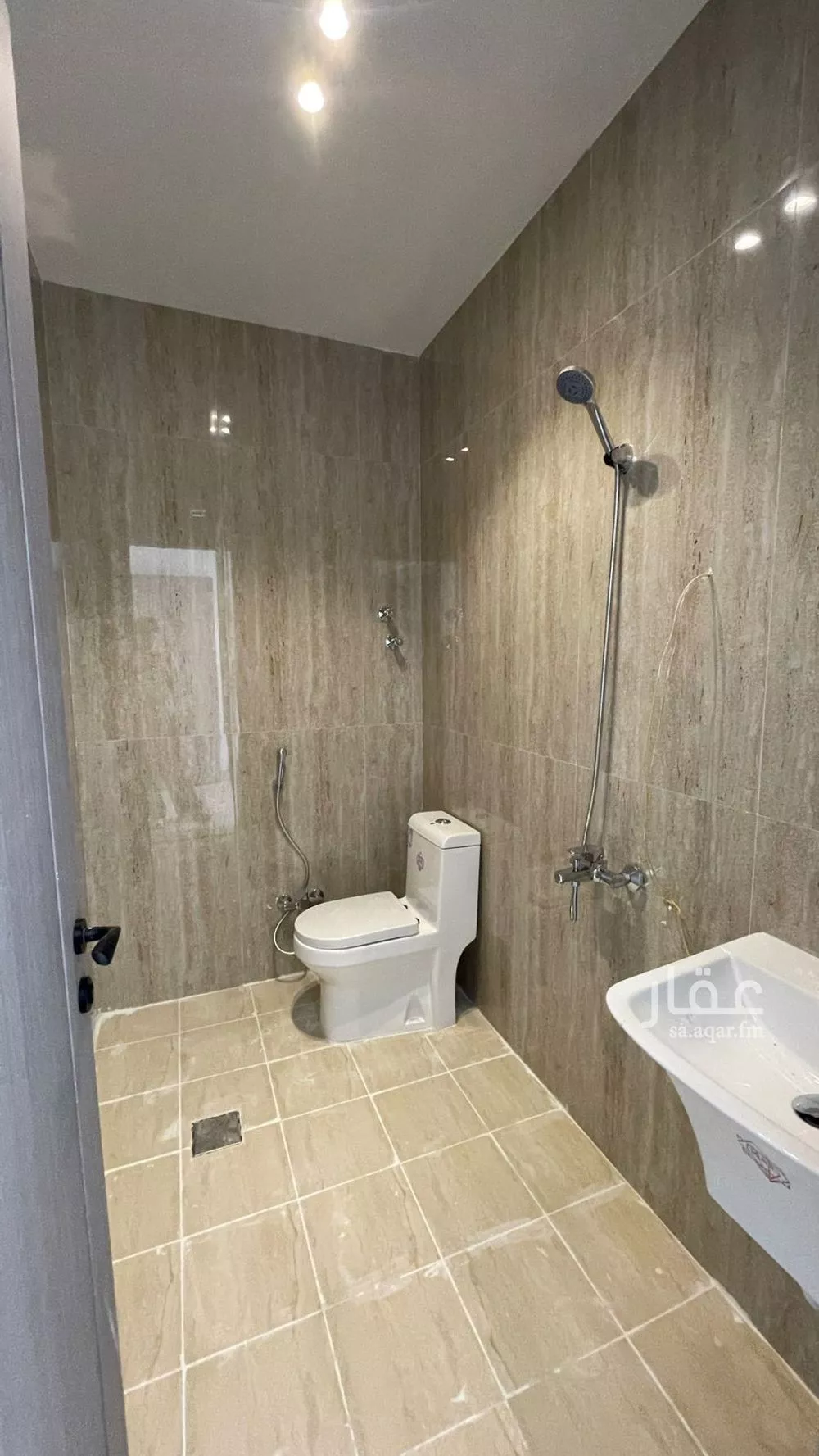 6 bedroom villa in Al Amwaj 11