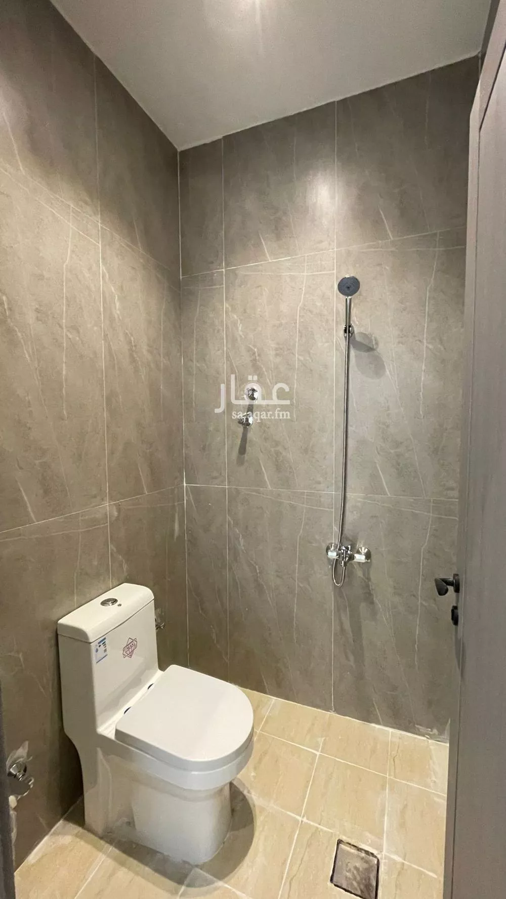 6 bedroom villa in Al Amwaj 16