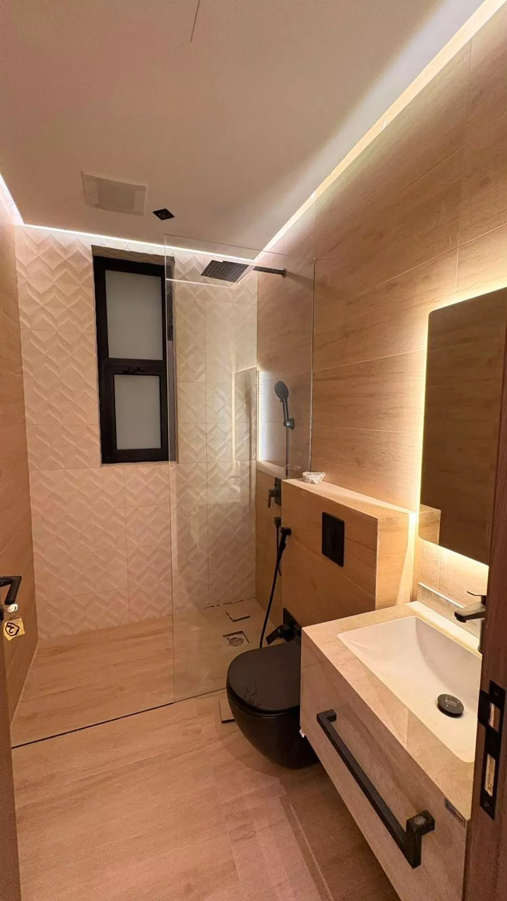 4 bedroom apartment in Al Salam, Madinah 7
