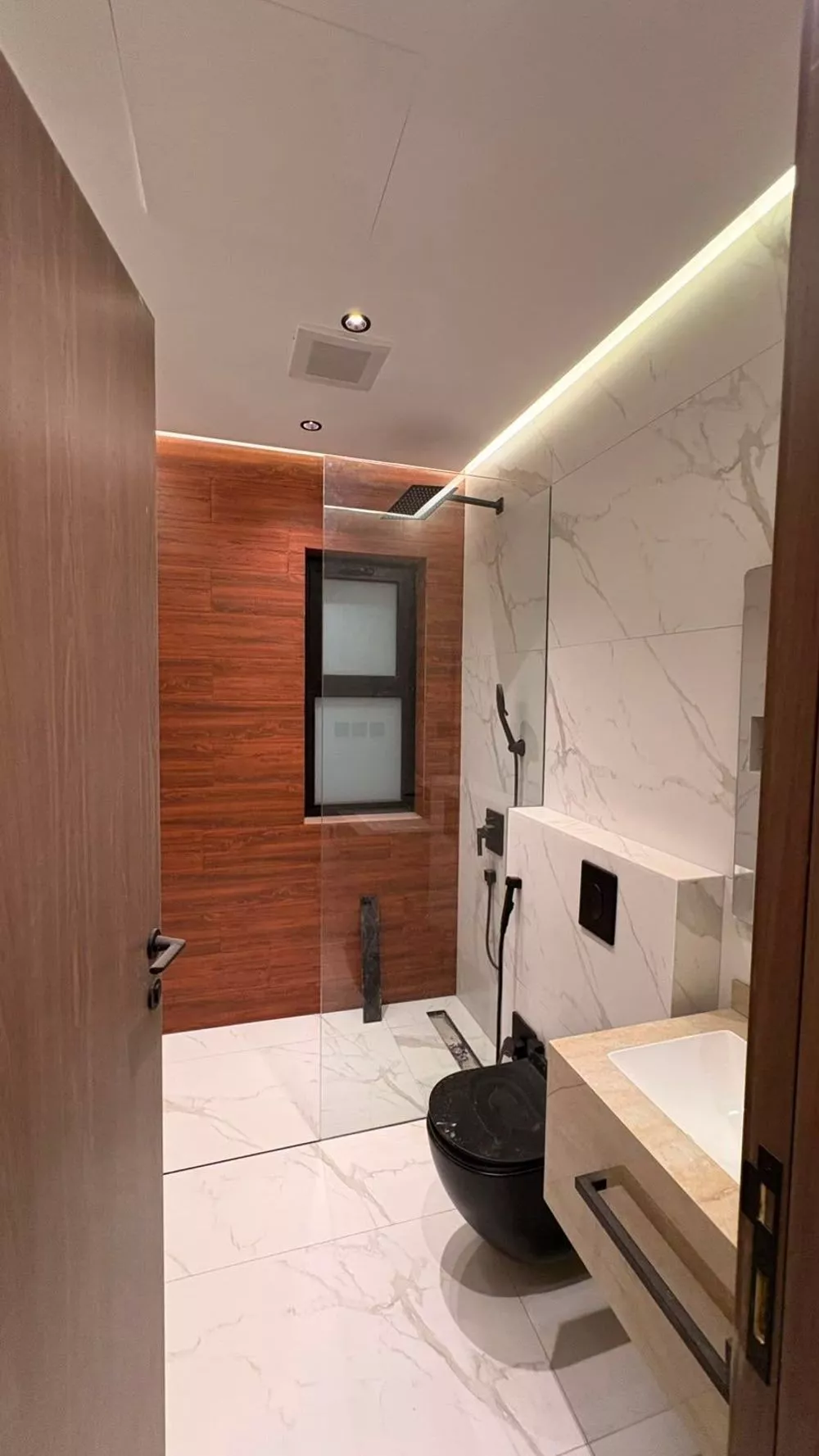 5 bedroom apartment in Al Salam, Madinah 8