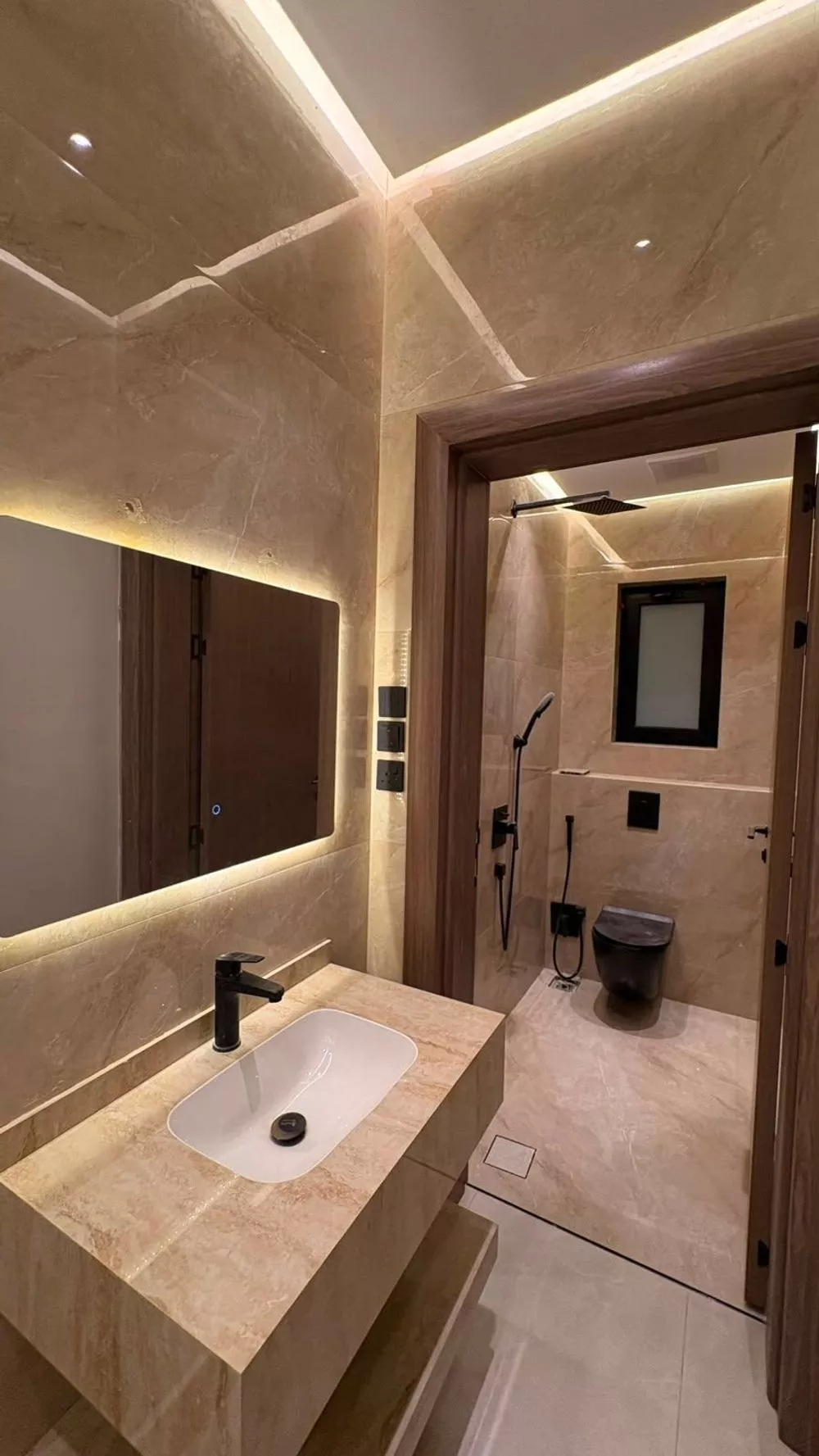 5 bedroom apartment in Al Salam, Madinah 12