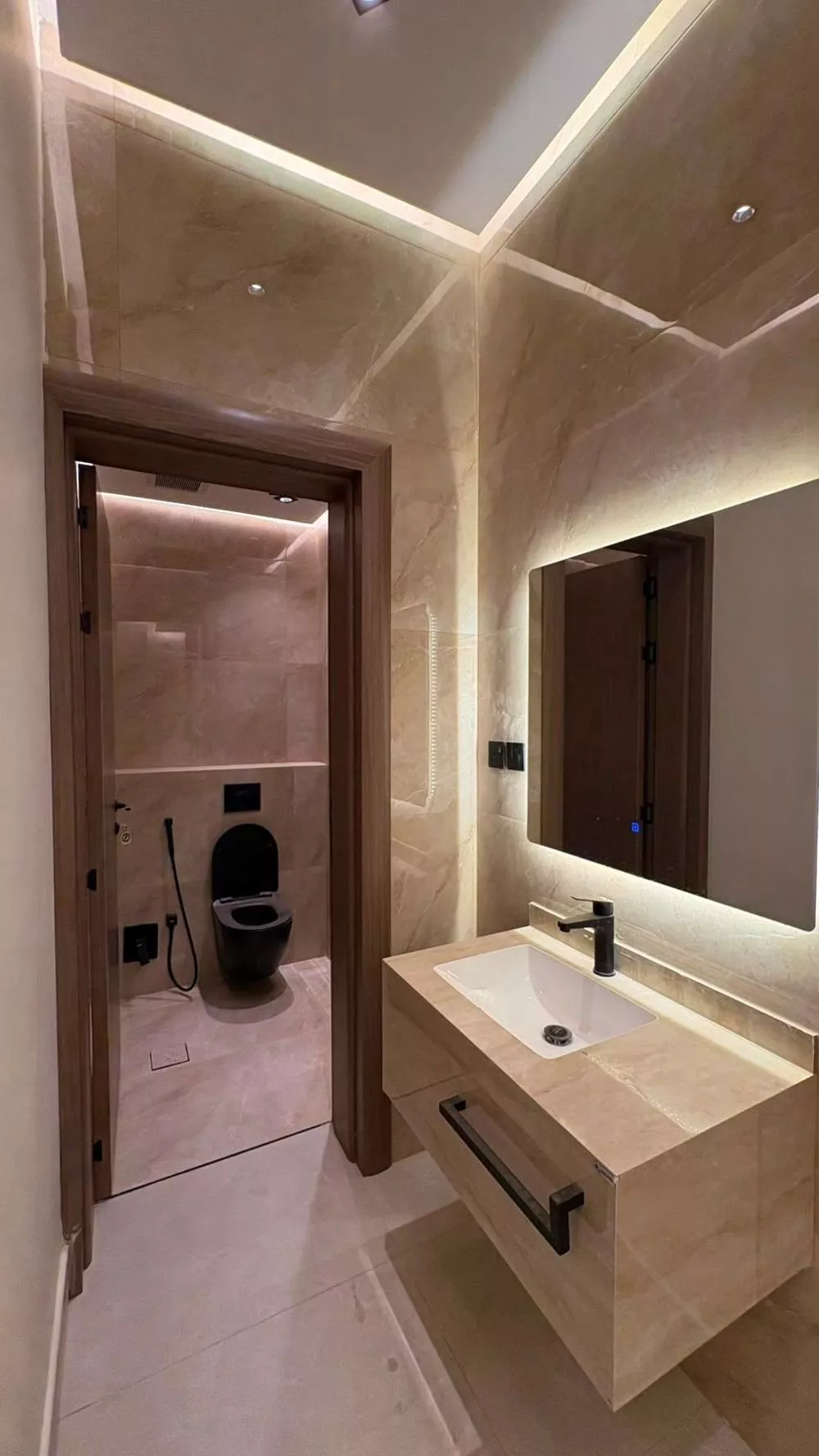 5 bedroom apartment in Al Salam, Madinah 3