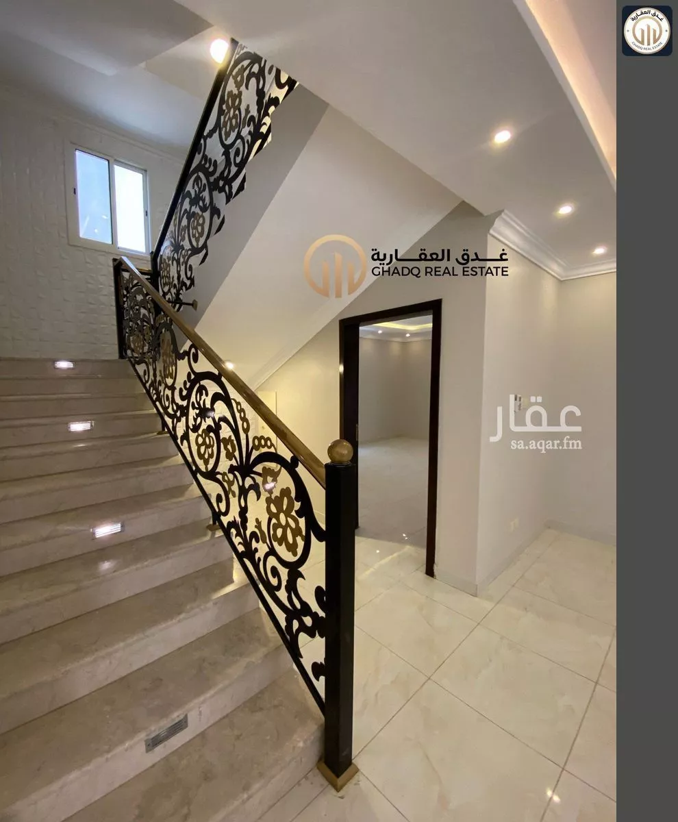فيلا 7 غرف في الشراع 9