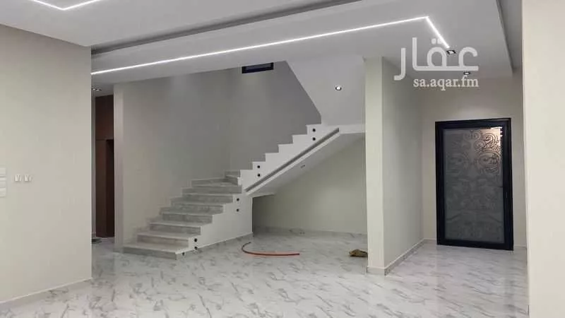 فيلا 6 غرف في الشراع 11