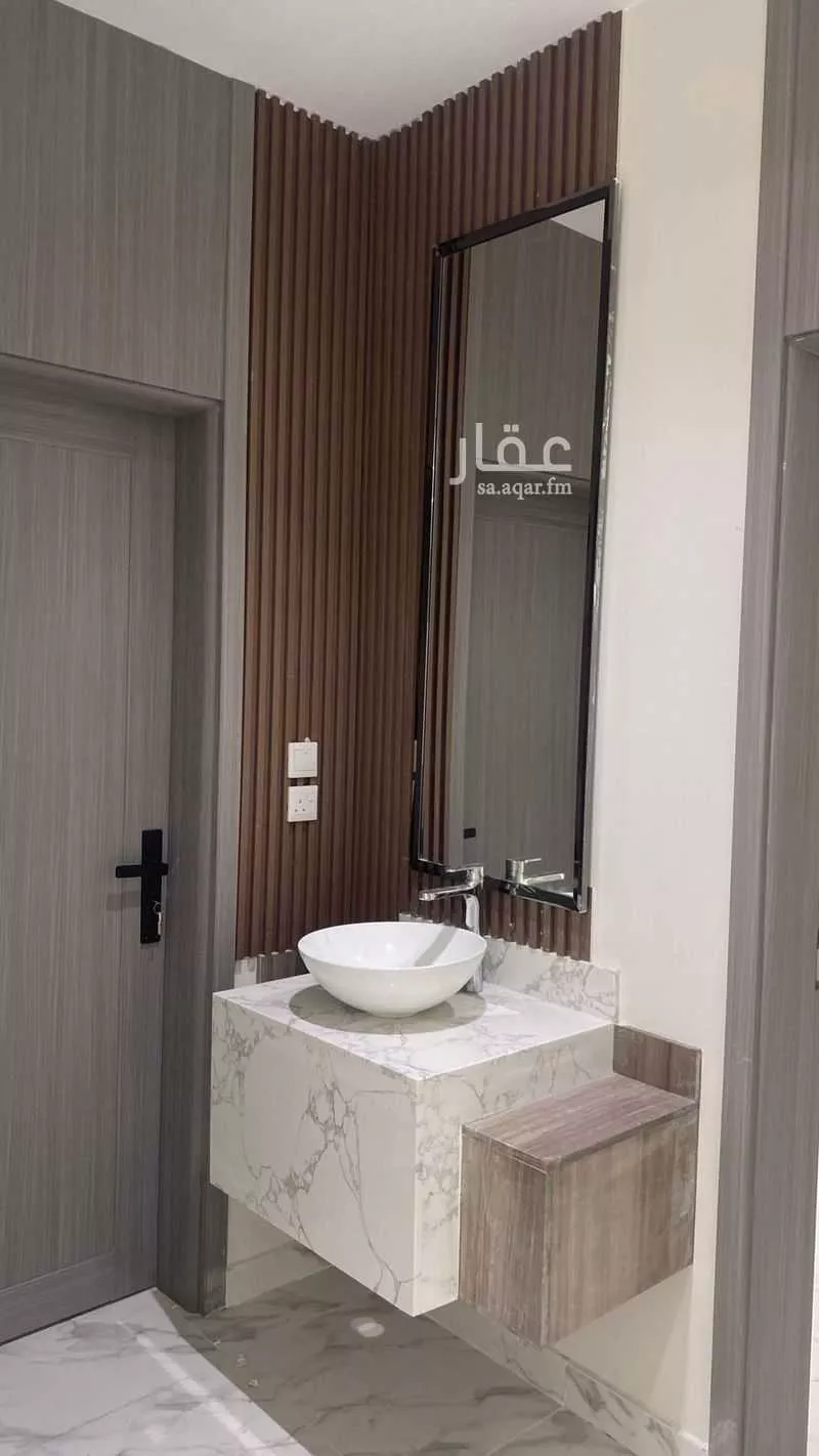 فيلا 6 غرف في الشراع 12