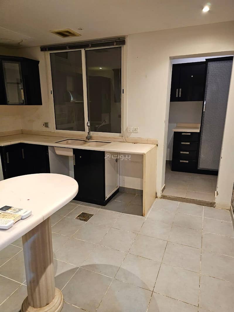 5 bedroom villa in Qurtubah, Riyadh 9