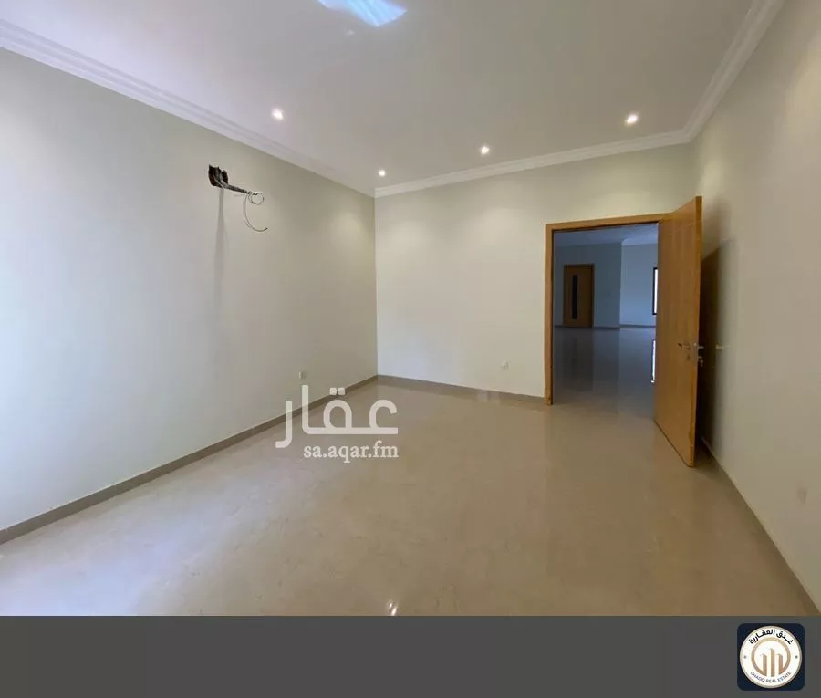 6 bedroom villa in At Tahliyah, Eastern Province 11