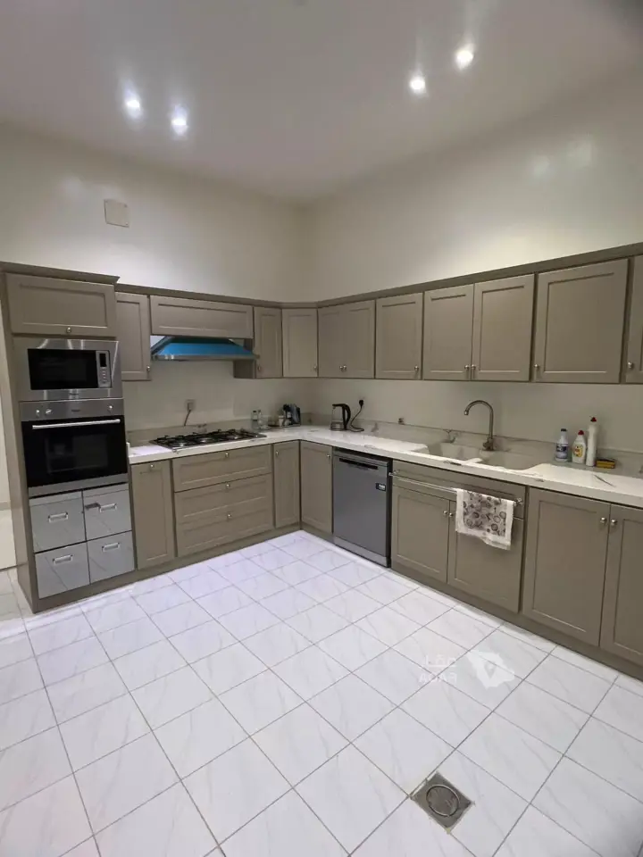 6 bedroom villa in Ad Dar Al Baida, Riyadh 15