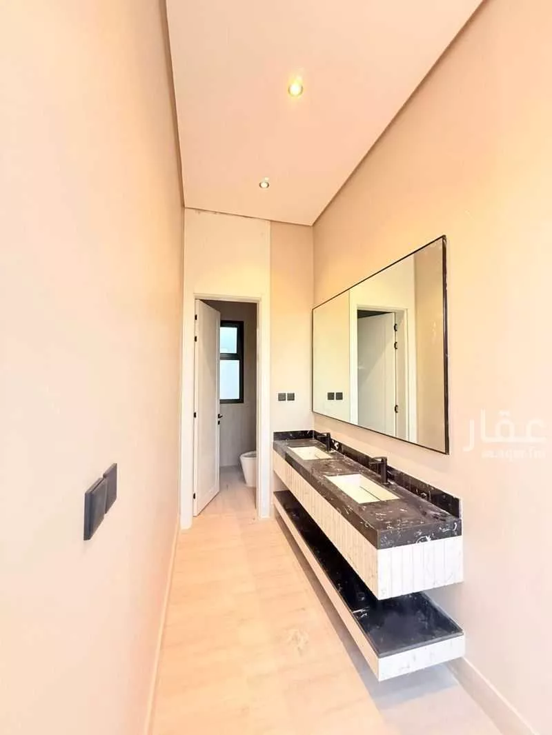 6 bedroom villa in Al Amwaj 12